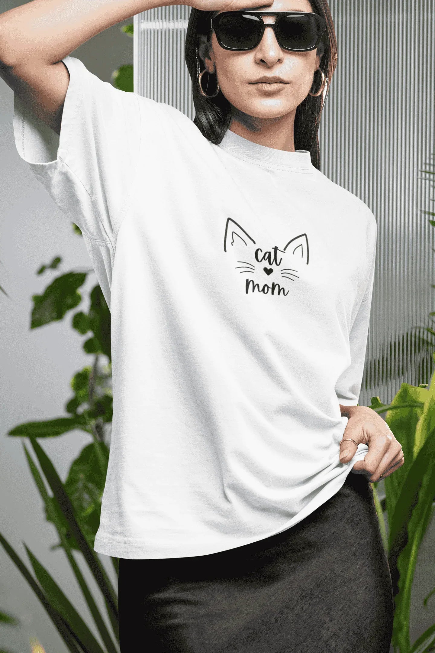 Cat Mom : Oversized Luxe Tee (unisex) - curledeyes
