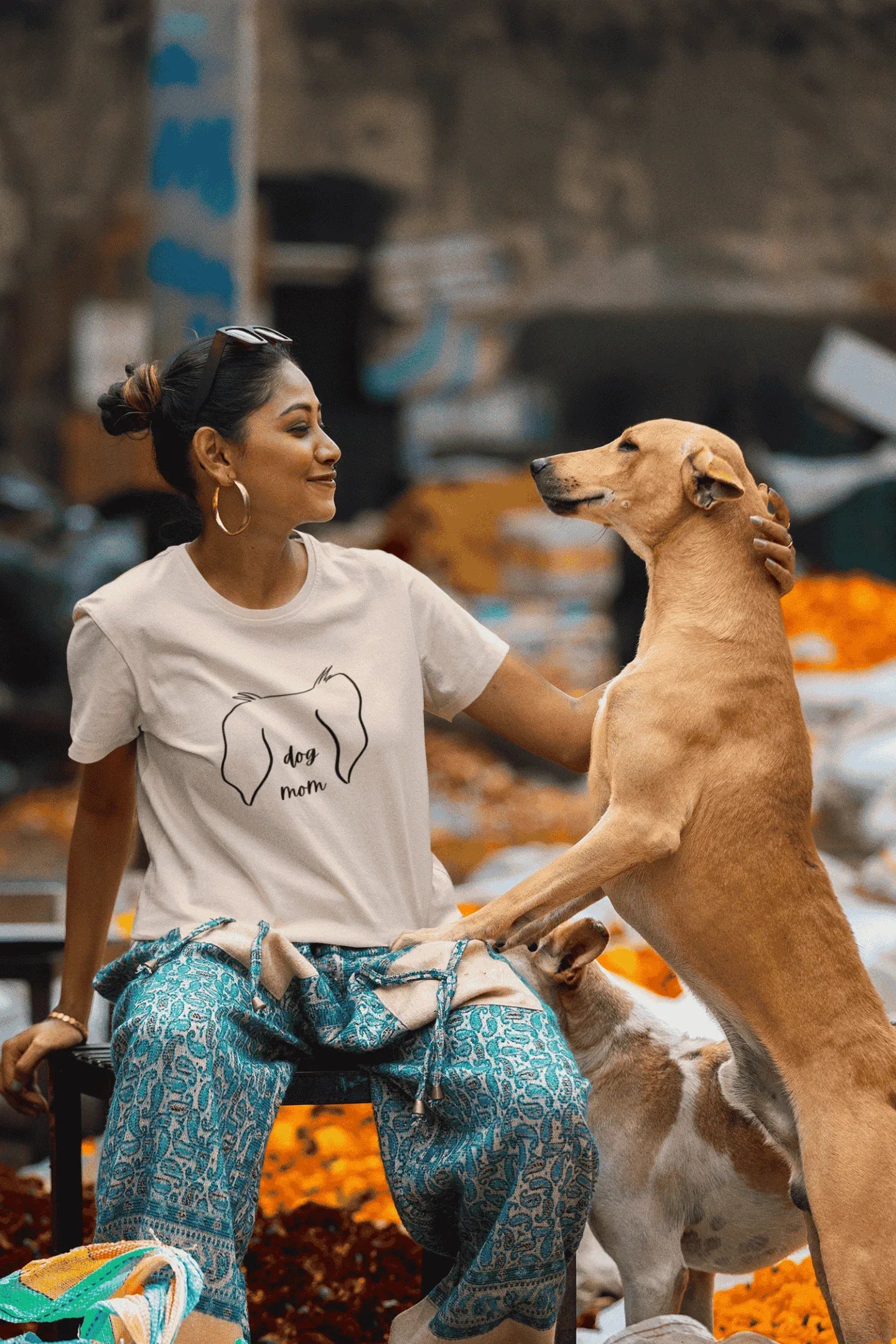 Dog Mom: Oversized Luxe Tee (unisex) - curledeyes
