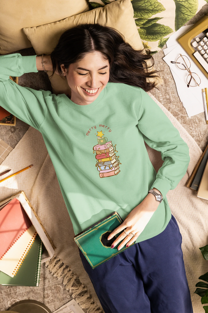 Books & Merry Christmas Sweatshirt (Unisex, Cotton) - curledeyes
