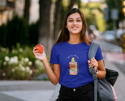 Books & Merry Christmas Tee (Woman fit, Cotton) - curledeyes