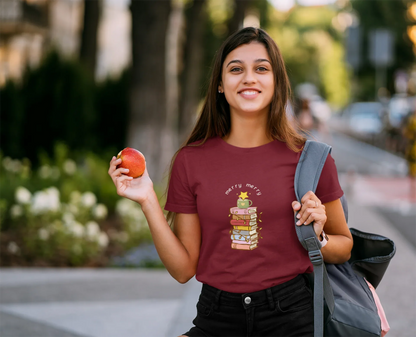 Books & Merry Christmas Tee (Woman fit, Cotton) - curledeyes