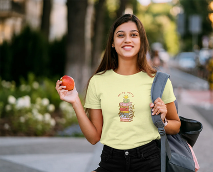 Books & Merry Christmas Tee (Woman fit, Cotton) - curledeyes