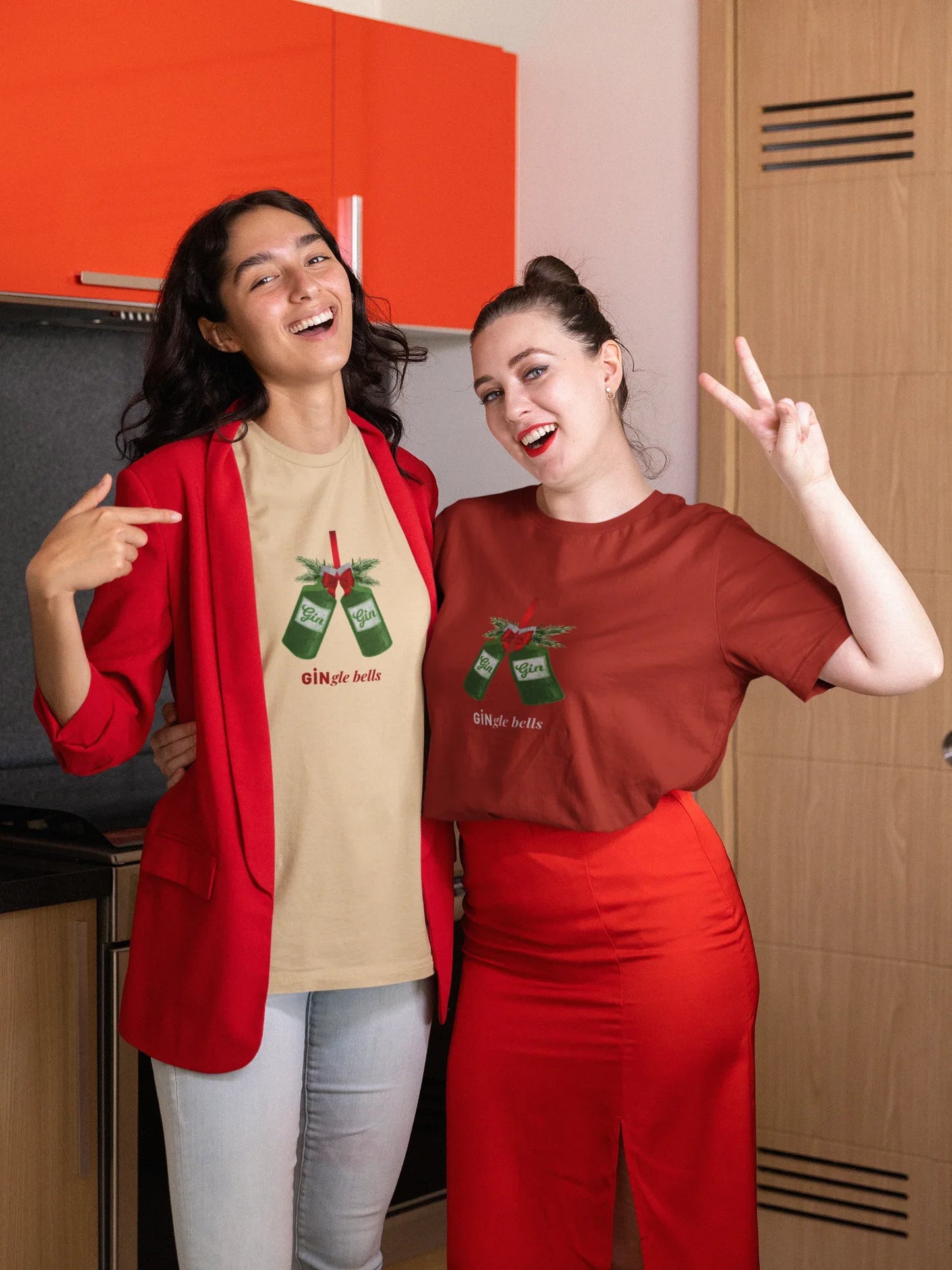 GINgle Jingle Bells Oversized luxe Christmas Tee (Unisex, Cotton) - curledeyes