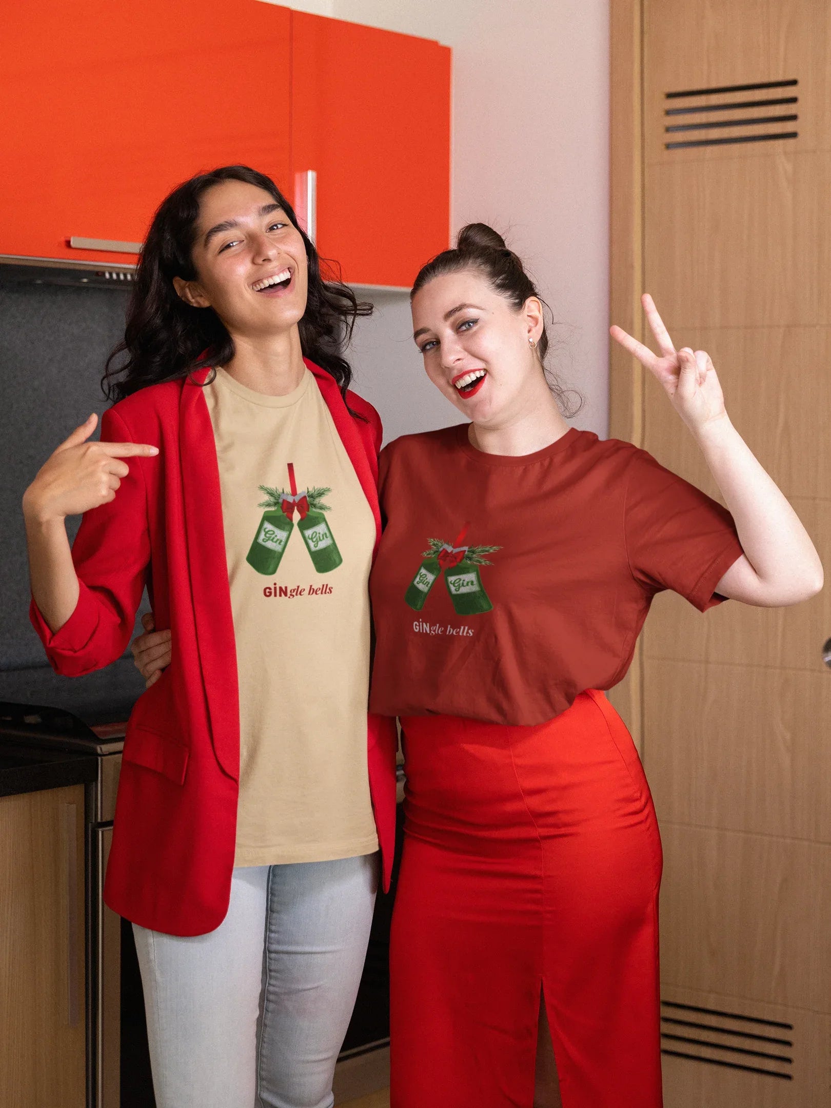GINgle Jingle Bells Oversized luxe Christmas Tee (Unisex, Cotton) - curledeyes