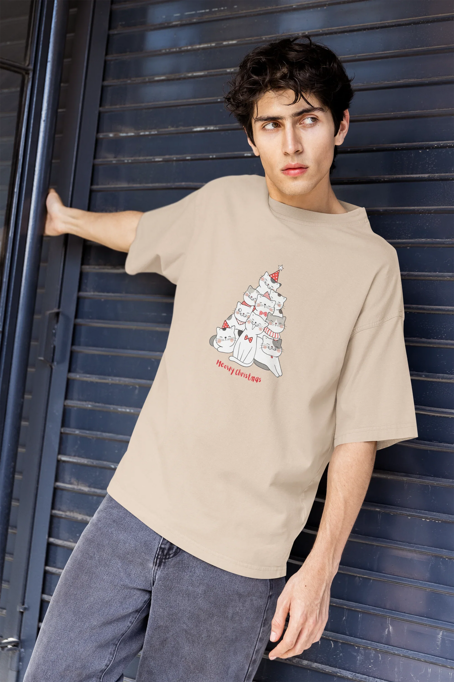 Meowy Christmas Cat Oversized luxe Christmas Tee (Unisex, Cotton) - curledeyes