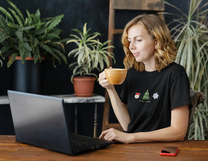 Merry Merry Oversized luxe Christmas Tee (Unisex, Cotton) - curledeyes