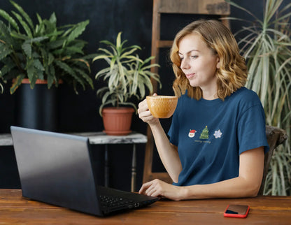 Merry Merry Oversized luxe Christmas Tee (Unisex, Cotton) - curledeyes