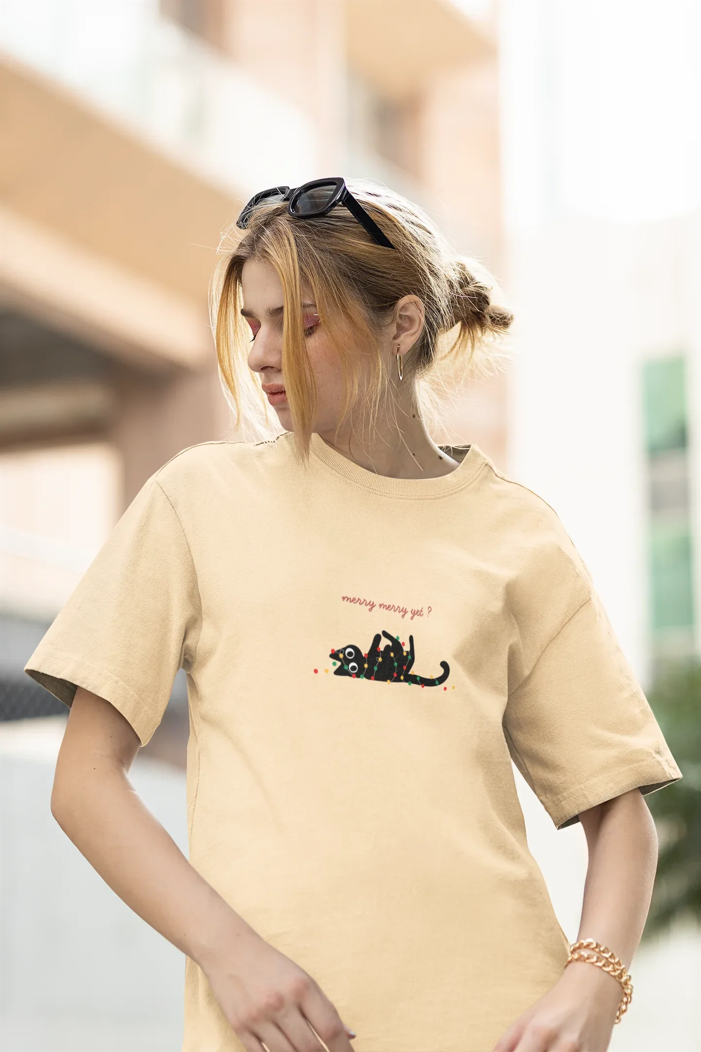 Merry Yet_ Cat Christmas Oversized luxe Christmas Tee (Unisex, Cotton) - curledeyes