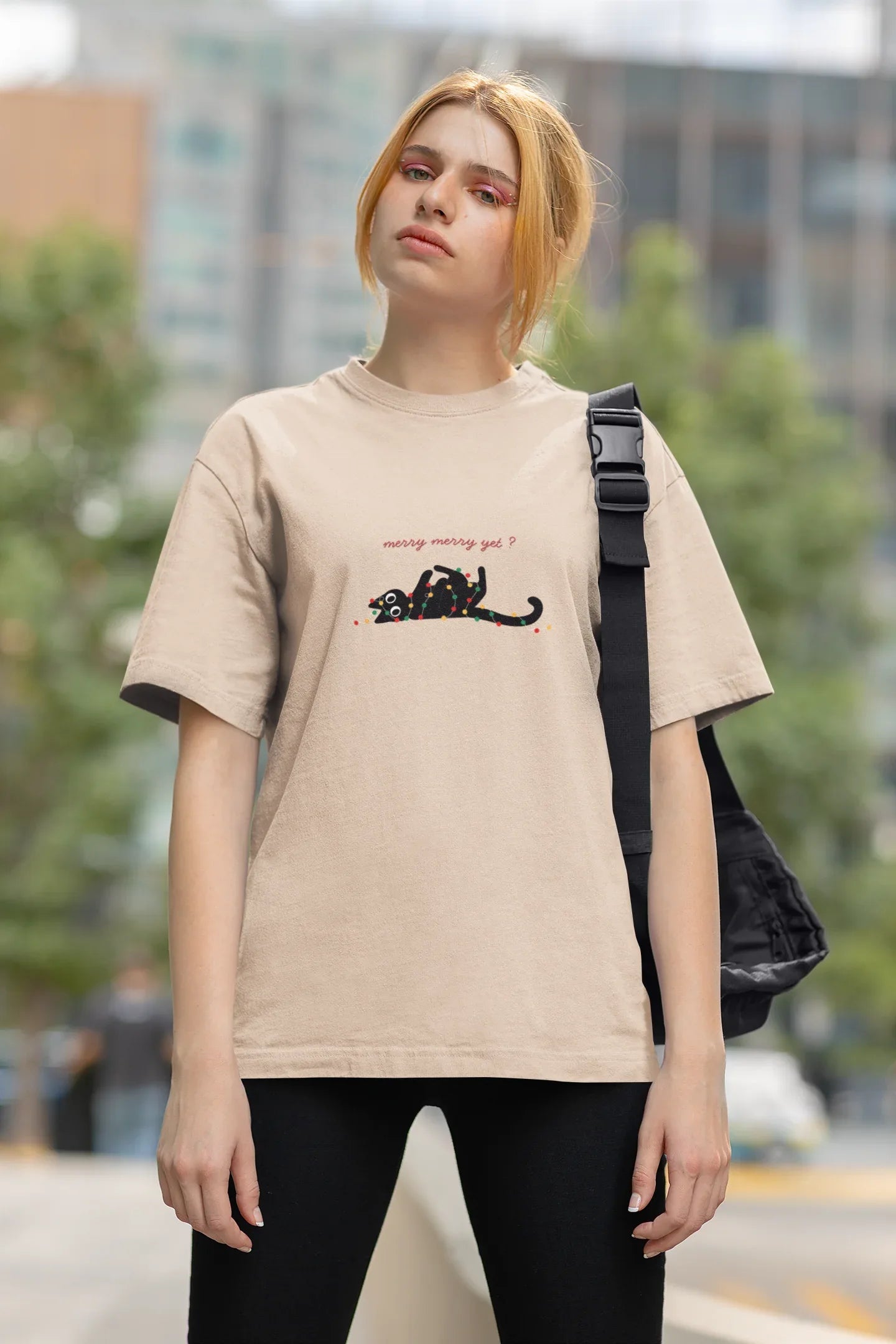 Merry Yet_ Cat Christmas Oversized luxe Christmas Tee (Unisex, Cotton) - curledeyes