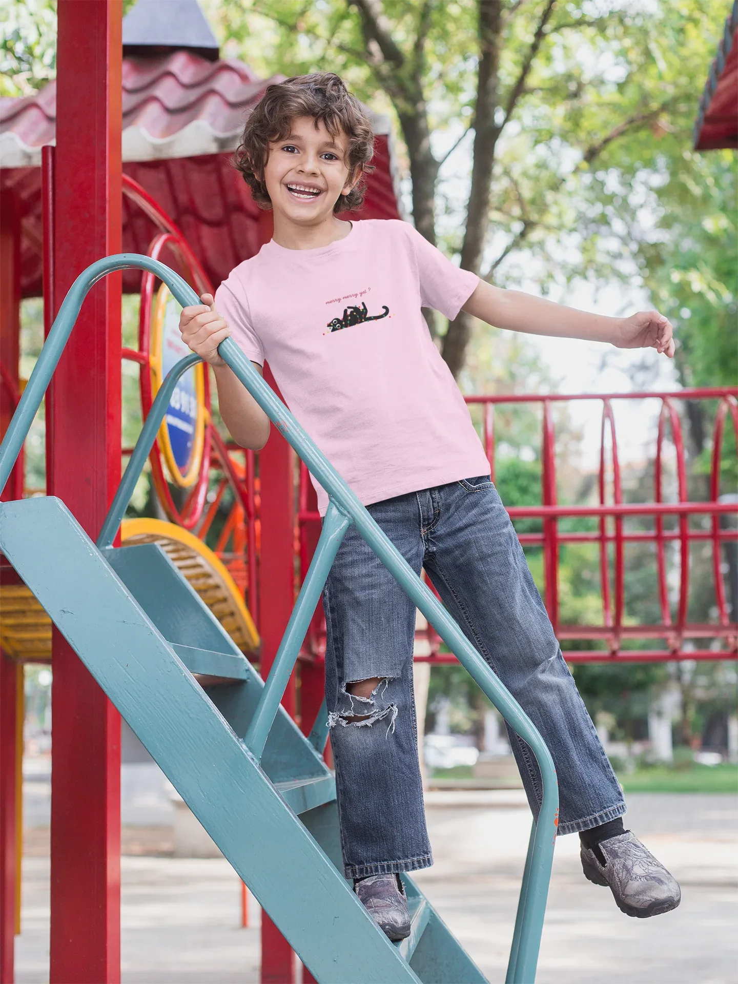 Merry merry Yet _ Cat Kids Christmas Tee (Unisex, Cotton) - curledeyes